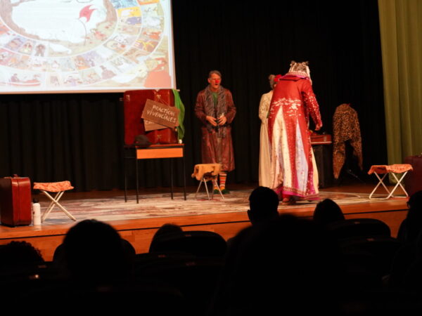 Ponte en mis zapatos: “Rumbo desconocido” Teatro documento